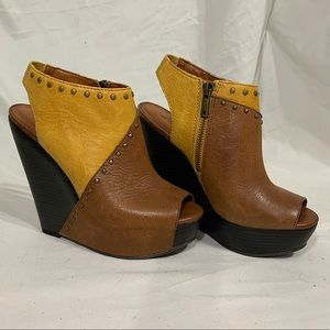 Lucky Brand Studded Wedges